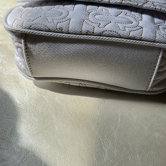 True Religion White and Tan Quilted Crossbody Bag with Gold Clasp - Picture 6 of 16